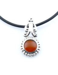 從有機(jī)寶石到時(shí)尚飾品 琥珀蜜蠟與銀飾的融合之旅